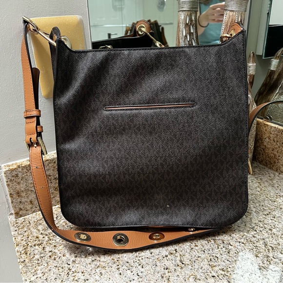 Michael Kors Sullivan Large North/South Messenger with dustbag - Picture 14 of 14